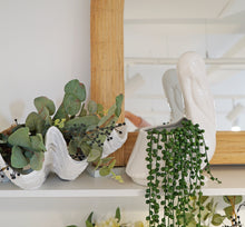 Load image into Gallery viewer, Pelican Planter White
