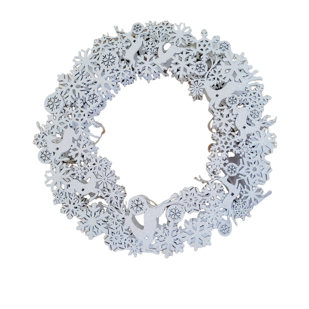 Incricate Wreath Wood 33cm White